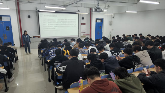BOB体育官方在线客服
东软数智产业学院-职业生涯规划专题讲座23-03-10-4.jpg